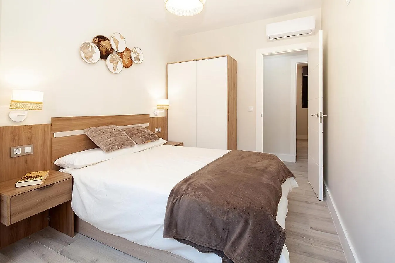 Stunning Apartment In Nervion Seville 0*,