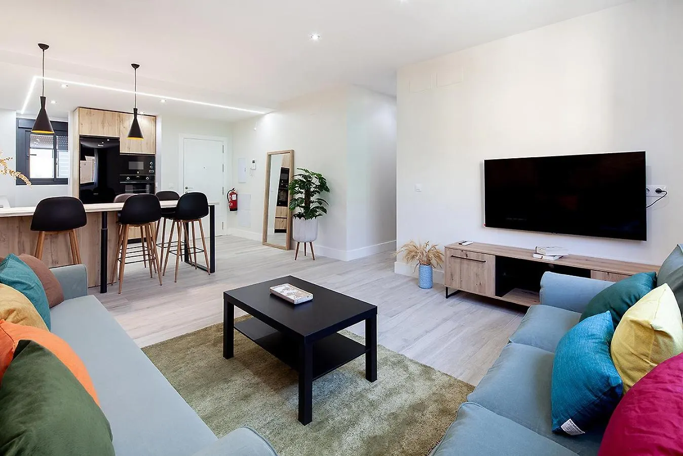 Stunning Apartment In Nervion Seville Spain