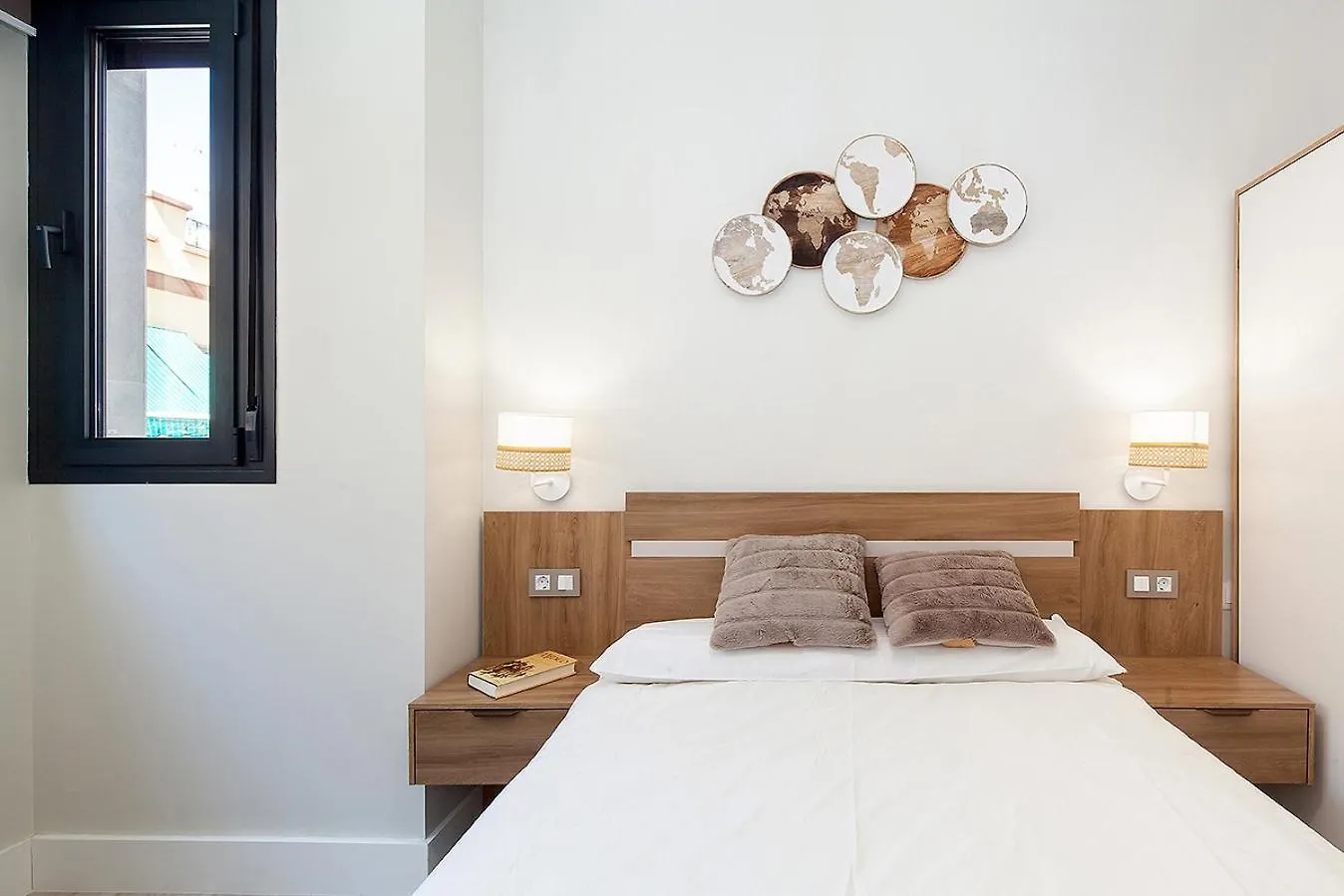 Stunning Apartment In Nervion Sewilla
