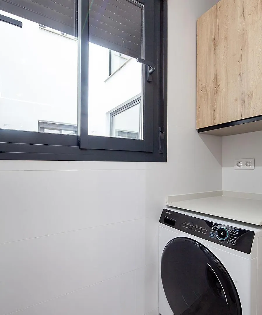Stunning Apartment In Nervion Sewilla
