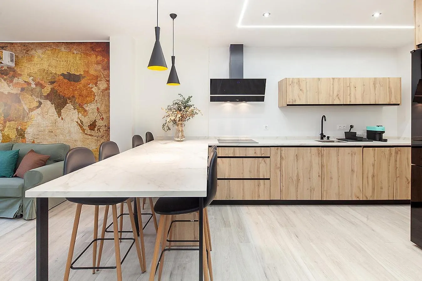 Stunning Apartment In Nervion Sewilla